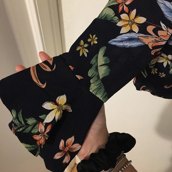 Floral Shirt with Ruffle Sleeves and Keyhole Front - Picture 3 of 4